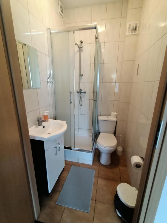 Pokoje Pod Swierkiem Swarzedz Luaran gambar