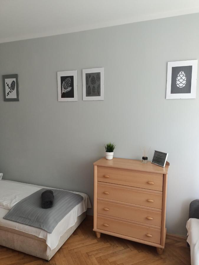 Pokoje Pod Swierkiem Swarzedz Luaran gambar